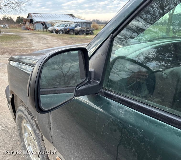 image for item ED2428 2003 Chevrolet Silverado 1500 Ext. Cab pickup truck