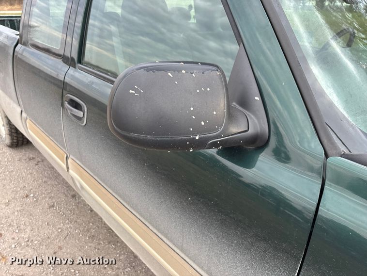 image for item ED2428 2003 Chevrolet Silverado 1500 Ext. Cab pickup truck