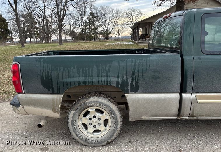 image for item ED2428 2003 Chevrolet Silverado 1500 Ext. Cab pickup truck