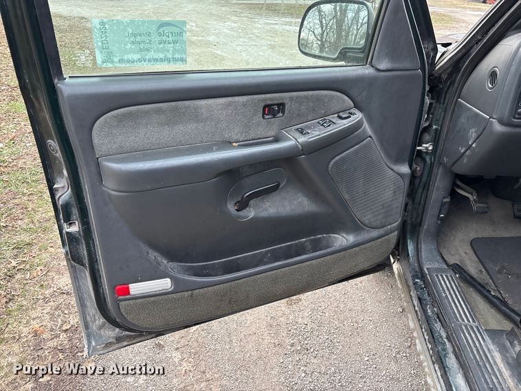 image for item ED2428 2003 Chevrolet Silverado 1500 Ext. Cab pickup truck