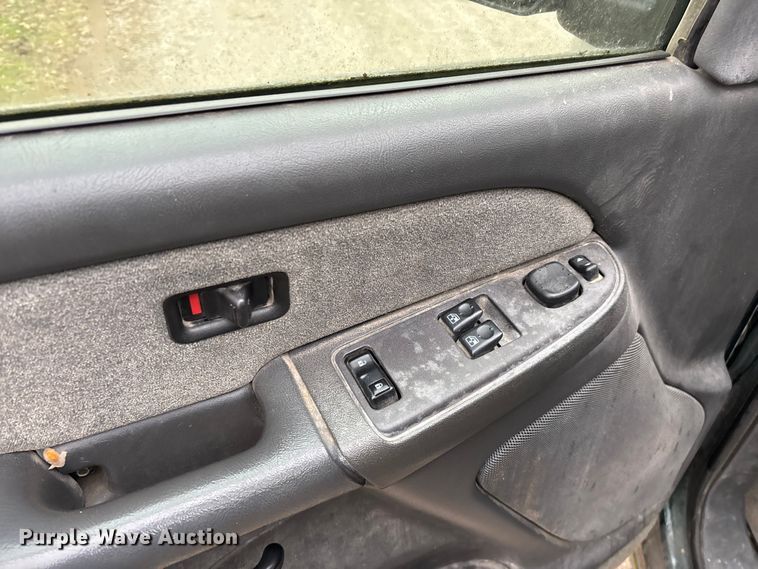 image for item ED2428 2003 Chevrolet Silverado 1500 Ext. Cab pickup truck