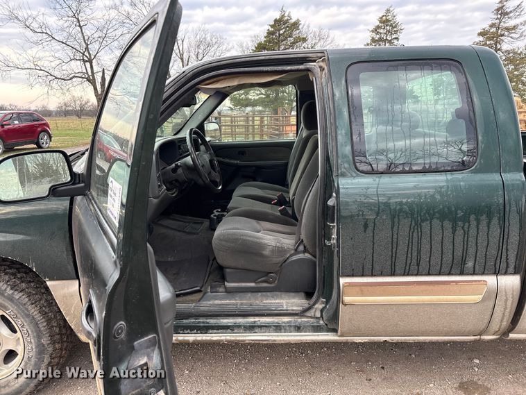 image for item ED2428 2003 Chevrolet Silverado 1500 Ext. Cab pickup truck