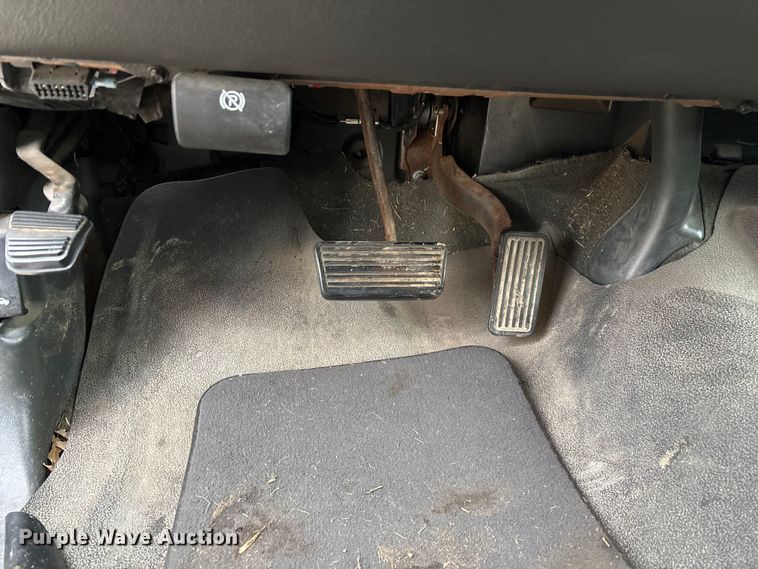 image for item ED2428 2003 Chevrolet Silverado 1500 Ext. Cab pickup truck