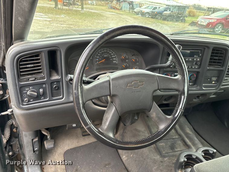 image for item ED2428 2003 Chevrolet Silverado 1500 Ext. Cab pickup truck