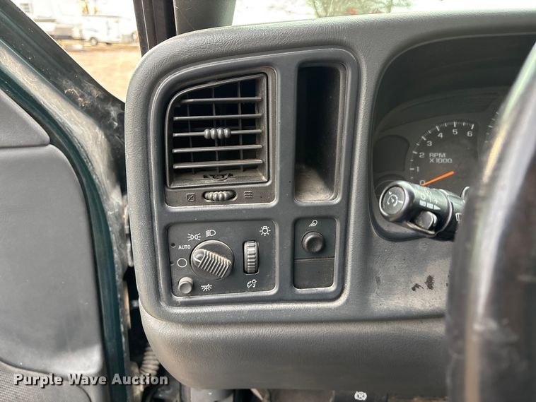 image for item ED2428 2003 Chevrolet Silverado 1500 Ext. Cab pickup truck