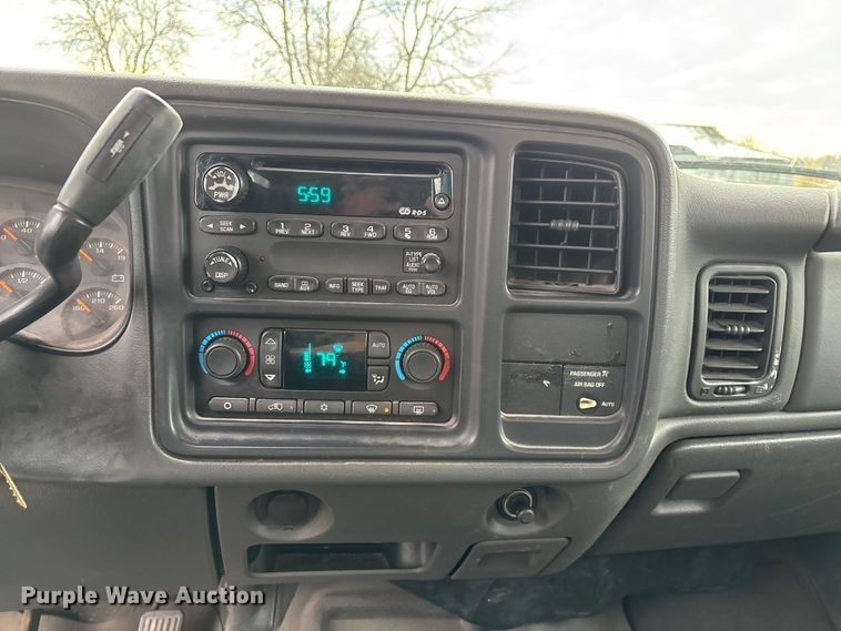 image for item ED2428 2003 Chevrolet Silverado 1500 Ext. Cab pickup truck