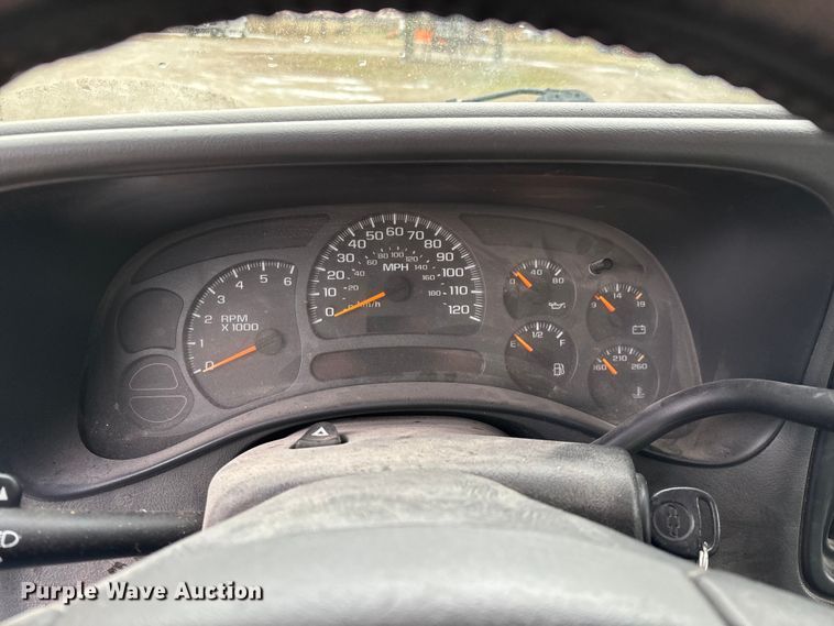 image for item ED2428 2003 Chevrolet Silverado 1500 Ext. Cab pickup truck