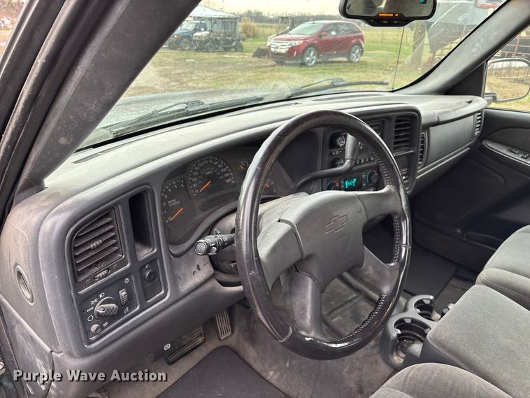 image for item ED2428 2003 Chevrolet Silverado 1500 Ext. Cab pickup truck