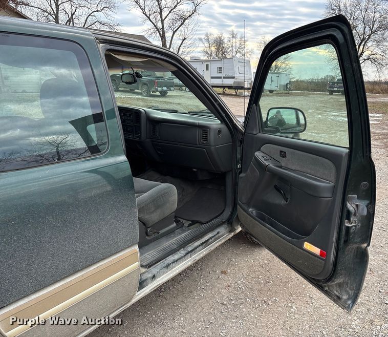 image for item ED2428 2003 Chevrolet Silverado 1500 Ext. Cab pickup truck