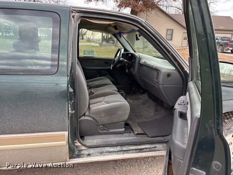 image for item ED2428 2003 Chevrolet Silverado 1500 Ext. Cab pickup truck