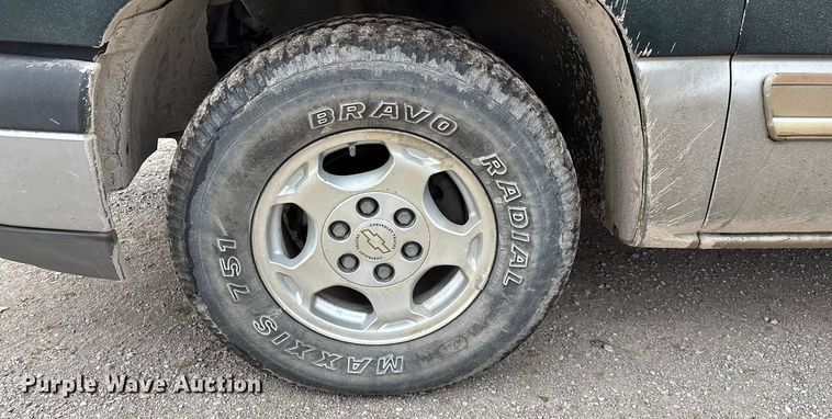 image for item ED2428 2003 Chevrolet Silverado 1500 Ext. Cab pickup truck