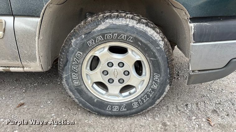 image for item ED2428 2003 Chevrolet Silverado 1500 Ext. Cab pickup truck