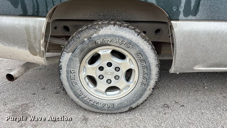 image for item ED2428 2003 Chevrolet Silverado 1500 Ext. Cab pickup truck