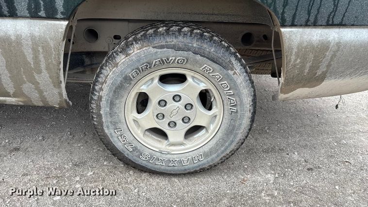 image for item ED2428 2003 Chevrolet Silverado 1500 Ext. Cab pickup truck