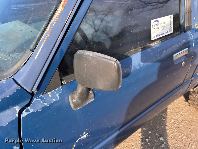 image for item ED2429 1986 Toyota pickup truck