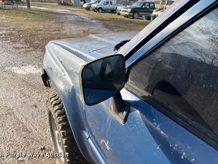 image for item ED2429 1986 Toyota pickup truck