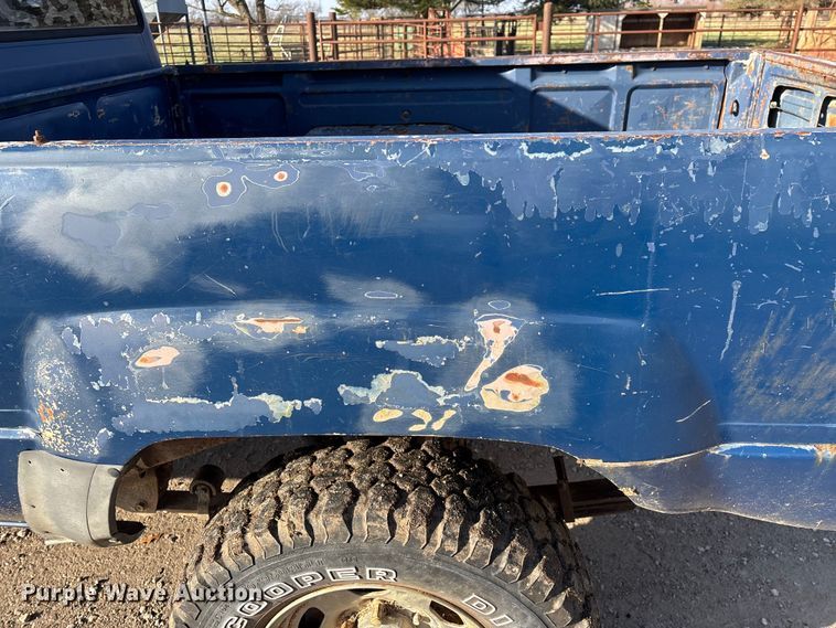 image for item ED2429 1986 Toyota pickup truck