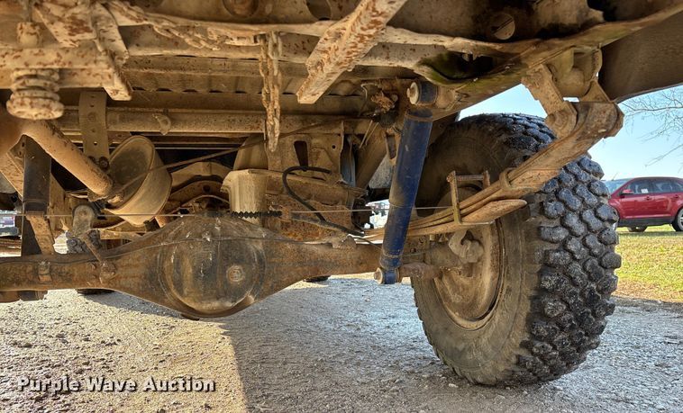 image for item ED2429 1986 Toyota pickup truck