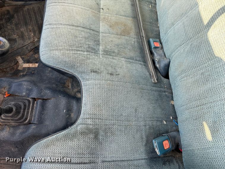 image for item ED2429 1986 Toyota pickup truck