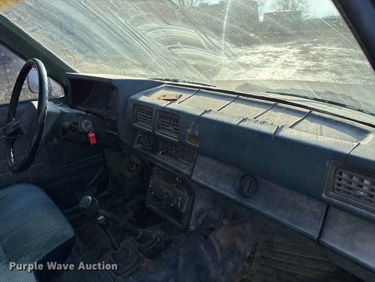 image for item ED2429 1986 Toyota pickup truck