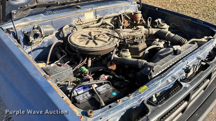 image for item ED2429 1986 Toyota pickup truck