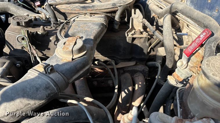 image for item ED2429 1986 Toyota pickup truck