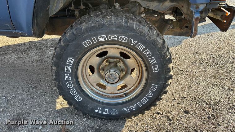 image for item ED2429 1986 Toyota pickup truck