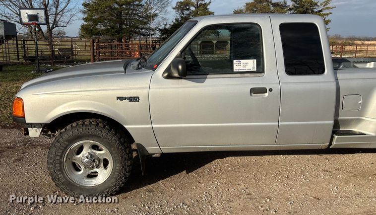 image for item ED2430 2001 Ford Ranger Edge SuperCab pickup truck