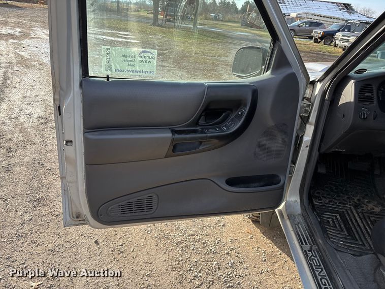 image for item ED2430 2001 Ford Ranger Edge SuperCab pickup truck