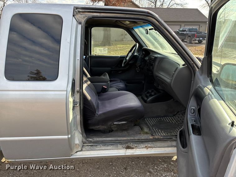 image for item ED2430 2001 Ford Ranger Edge SuperCab pickup truck