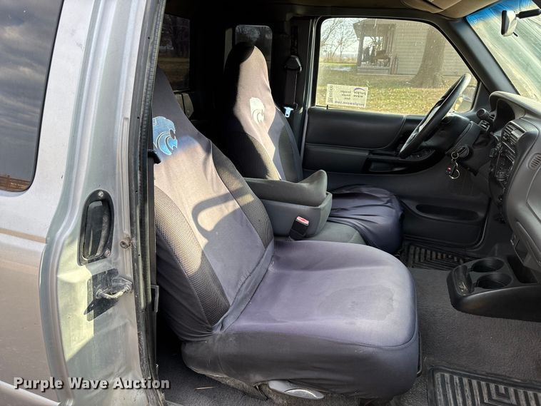 image for item ED2430 2001 Ford Ranger Edge SuperCab pickup truck