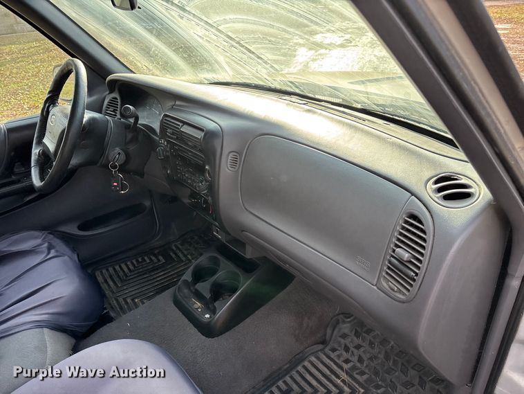 image for item ED2430 2001 Ford Ranger Edge SuperCab pickup truck