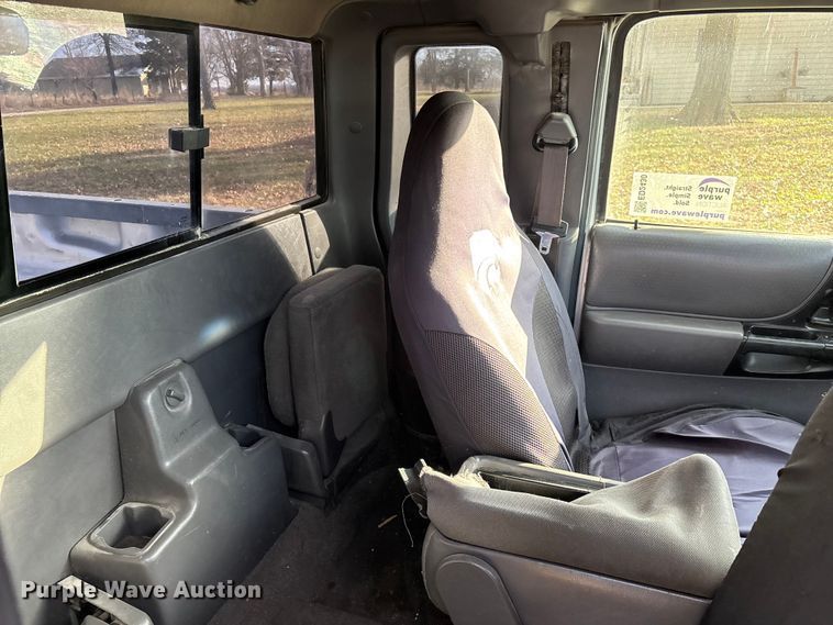 image for item ED2430 2001 Ford Ranger Edge SuperCab pickup truck