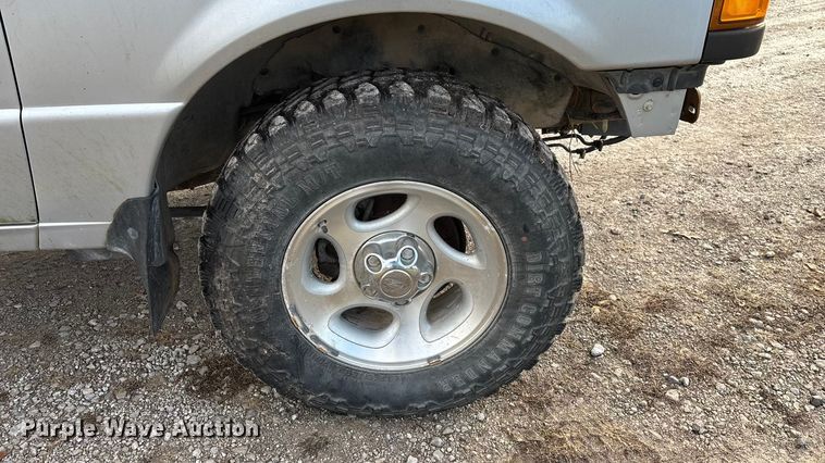 image for item ED2430 2001 Ford Ranger Edge SuperCab pickup truck