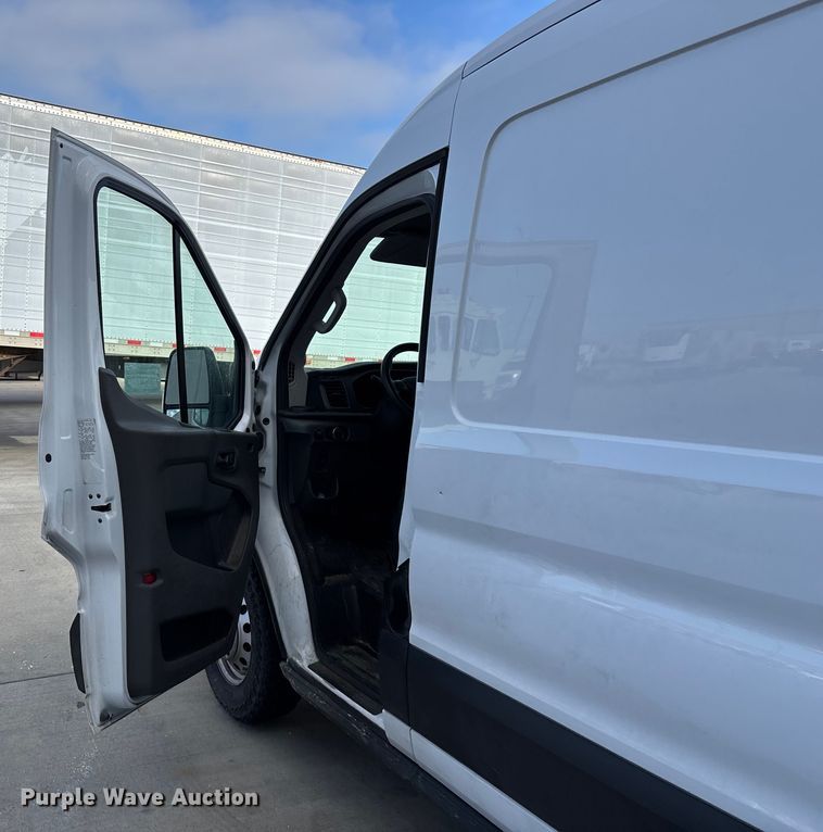 image for item ED2434 2021 Ford Transit 350 van