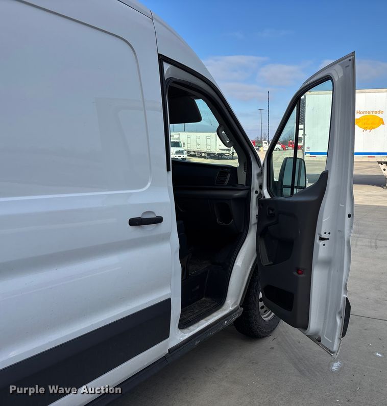 image for item ED2434 2021 Ford Transit 350 van