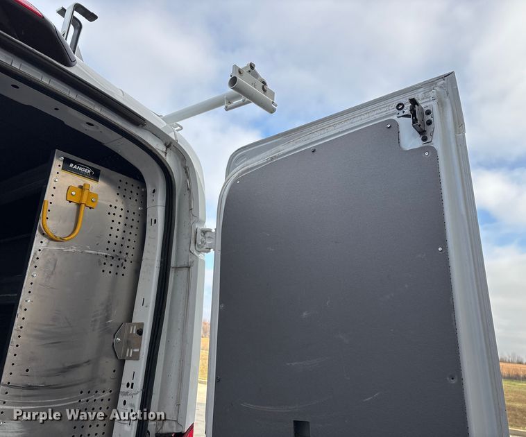 image for item ED2434 2021 Ford Transit 350 van