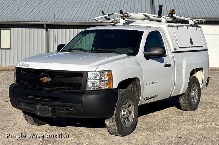 image for item ED2439 2012 Chevrolet Silverado 1500 pickup truck