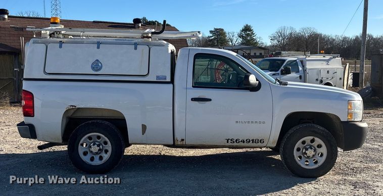 image for item ED2439 2012 Chevrolet Silverado 1500 pickup truck