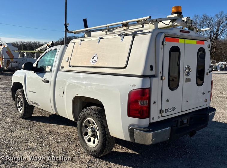 image for item ED2439 2012 Chevrolet Silverado 1500 pickup truck