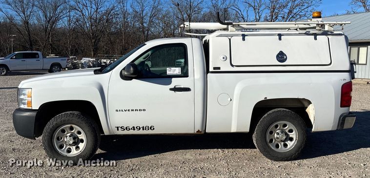 image for item ED2439 2012 Chevrolet Silverado 1500 pickup truck