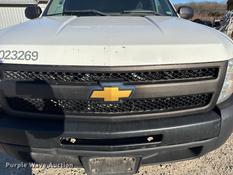 image for item ED2439 2012 Chevrolet Silverado 1500 pickup truck