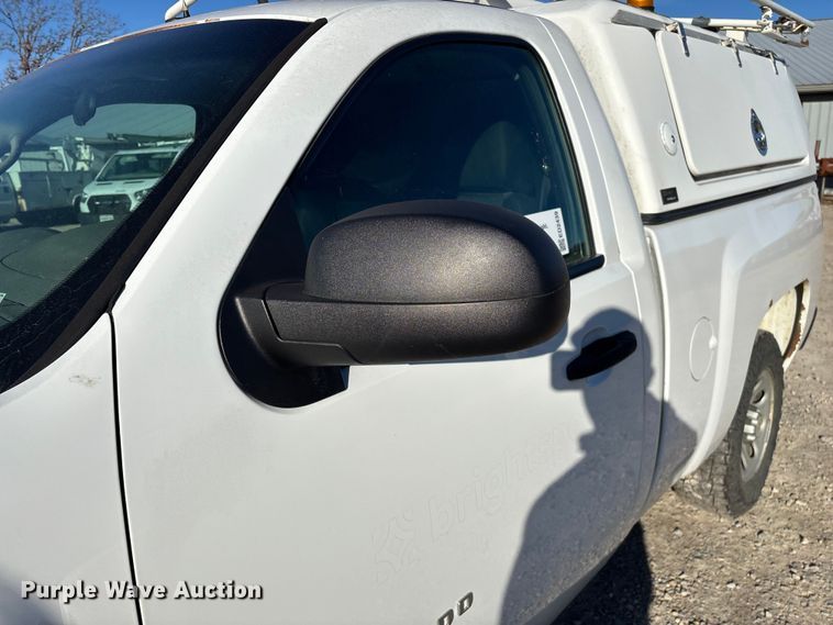 image for item ED2439 2012 Chevrolet Silverado 1500 pickup truck