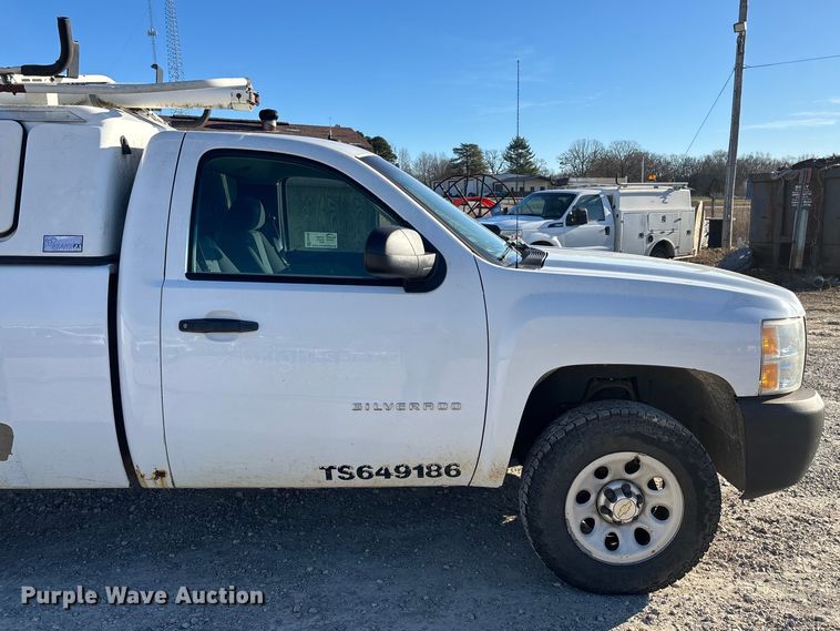 image for item ED2439 2012 Chevrolet Silverado 1500 pickup truck