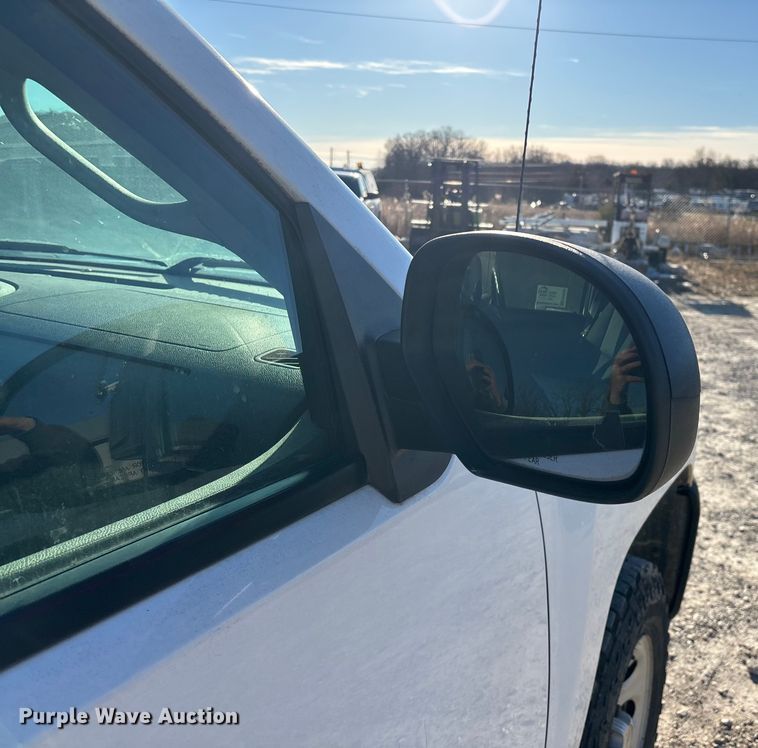 image for item ED2439 2012 Chevrolet Silverado 1500 pickup truck