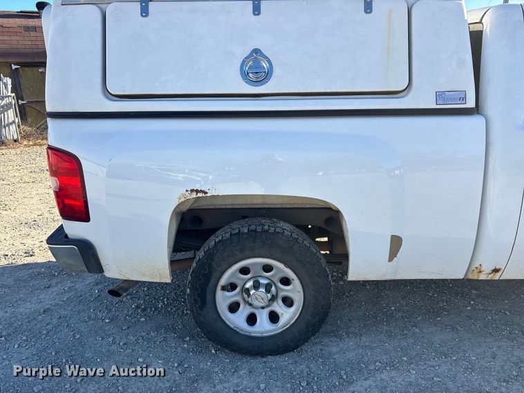 image for item ED2439 2012 Chevrolet Silverado 1500 pickup truck