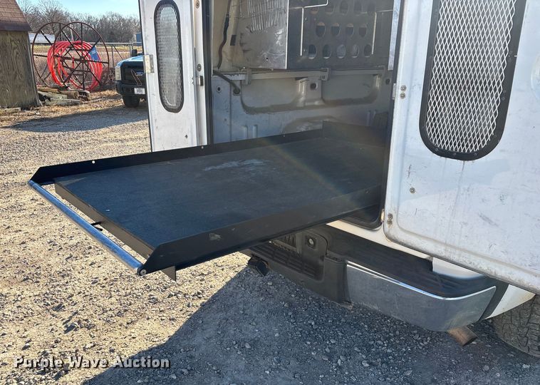 image for item ED2439 2012 Chevrolet Silverado 1500 pickup truck