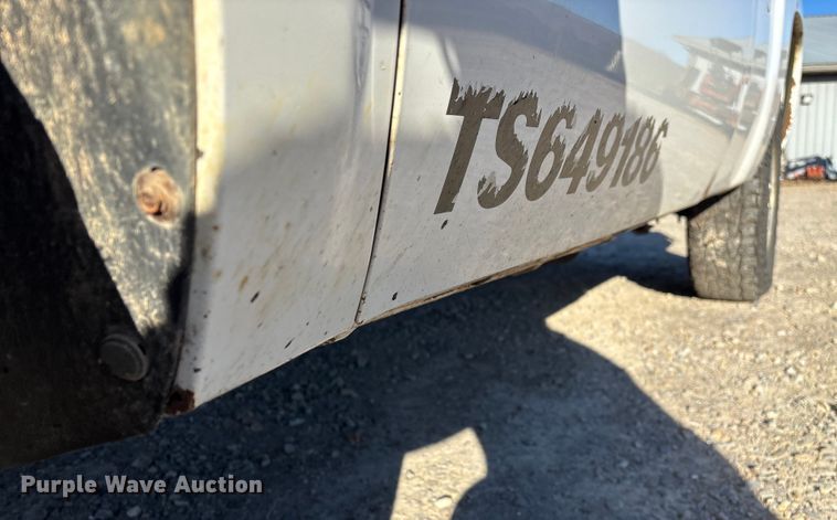 image for item ED2439 2012 Chevrolet Silverado 1500 pickup truck