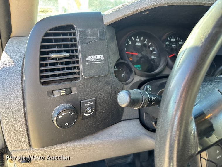 image for item ED2439 2012 Chevrolet Silverado 1500 pickup truck