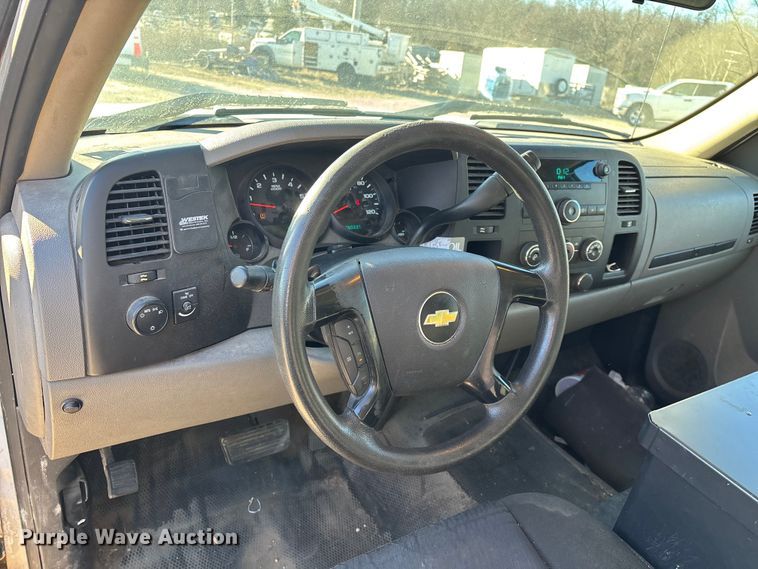 image for item ED2439 2012 Chevrolet Silverado 1500 pickup truck